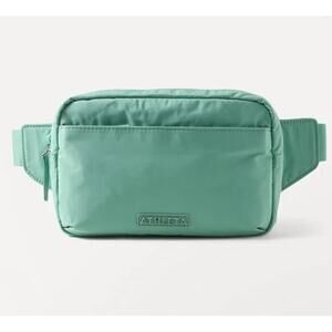 NWT Athleta All About LARGE BELT BAG Chest Crossbody Bag Fanny Pack MINT GREEN